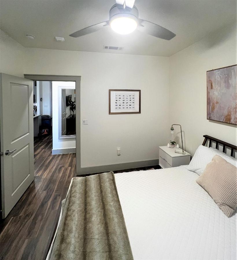 1 Bedroom W Balcony View Resort Pool Free Parking 艾迪生 外观 照片
